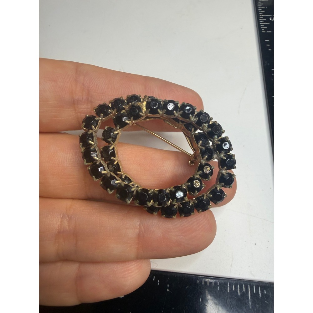 Vintage Gold Tone Black Rhinestone Double Wreath Spiral Brooch Pin